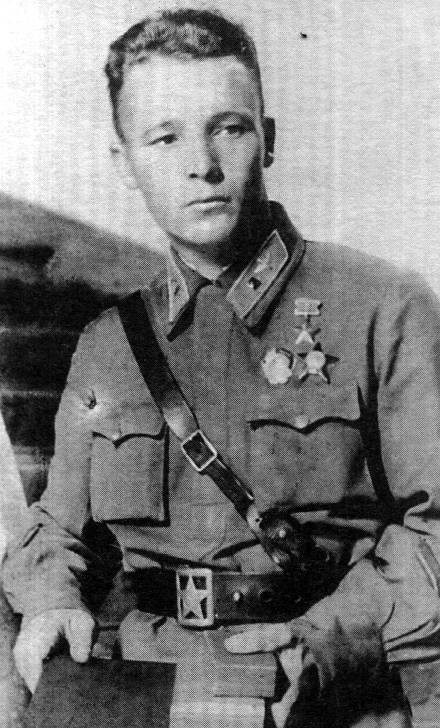 
7 августа 1941г. летчик Виктор Талалихин впервые совершил ночной воздушный таран
