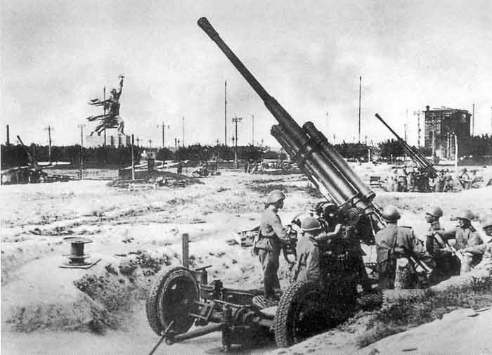 
День воинской славы России (начало контрнаступления советских войск в битве под Москвой)
