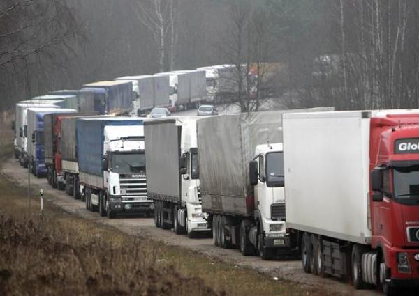 
Ограничение движения грузовиков в Москве с 15 января
